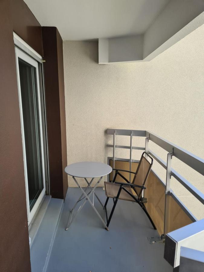 Chambre De 11 M2 Avec Balcon Paris Exterior foto